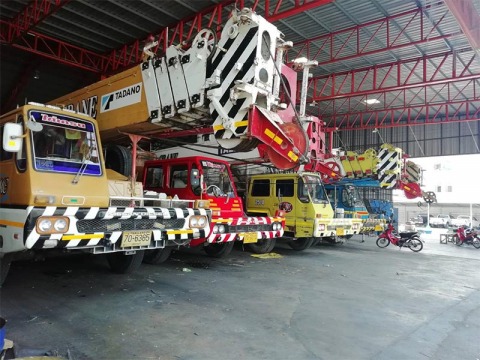 เช่าบรรทุกติดเครน รถเฮี๊ยบ รถเทรลเลอร์หัวลาก เพชรบุรี